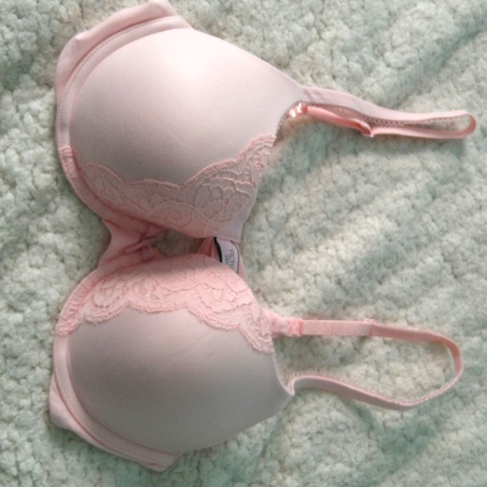 Victoria's Secret t-shirt bra peach in size 34C